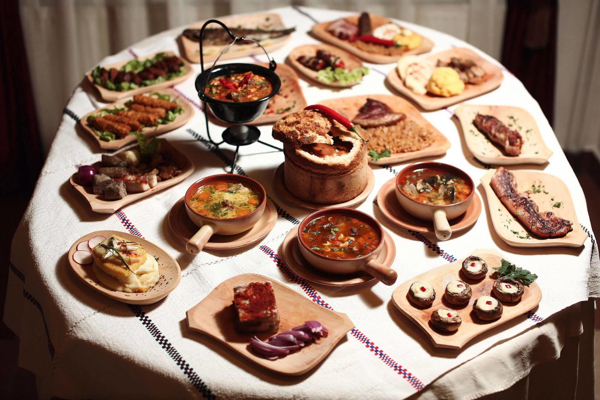 Pension La Cupola เตอร์กู-มูเรช ภายนอก รูปภาพ
